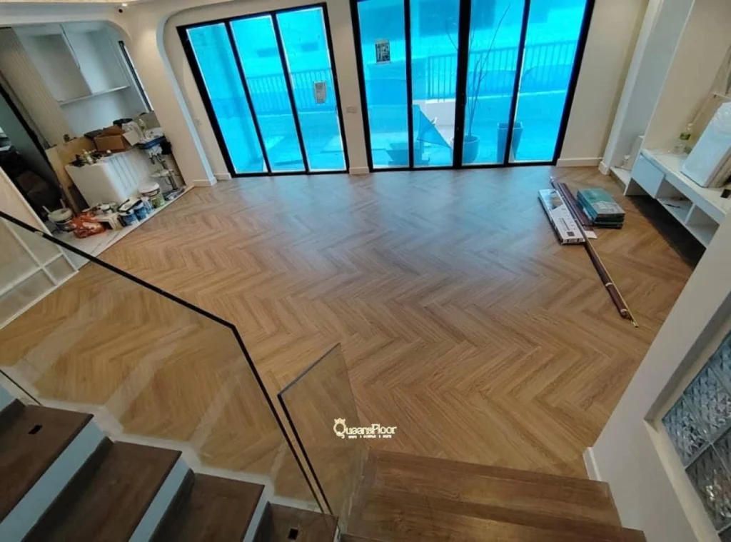 QueensFloor