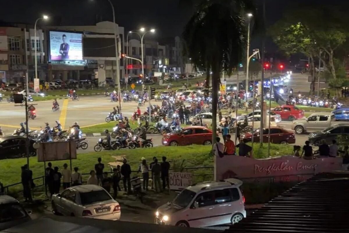 霹雳警方午夜突击“道路流氓行动” 335名道路使用者受检12人落网