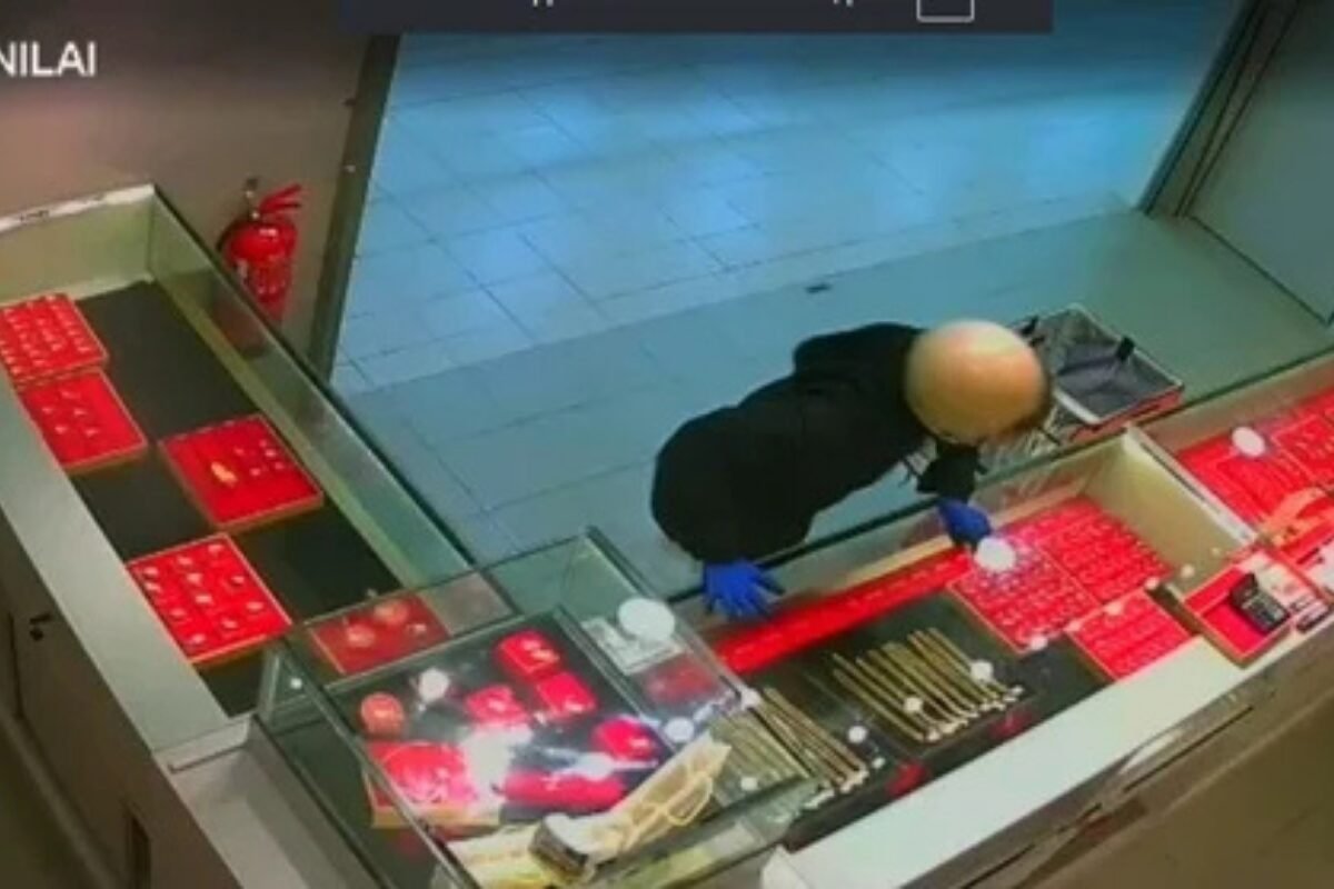 汝来金店抢劫案|嫌犯60秒内清空价值6万令吉金饰