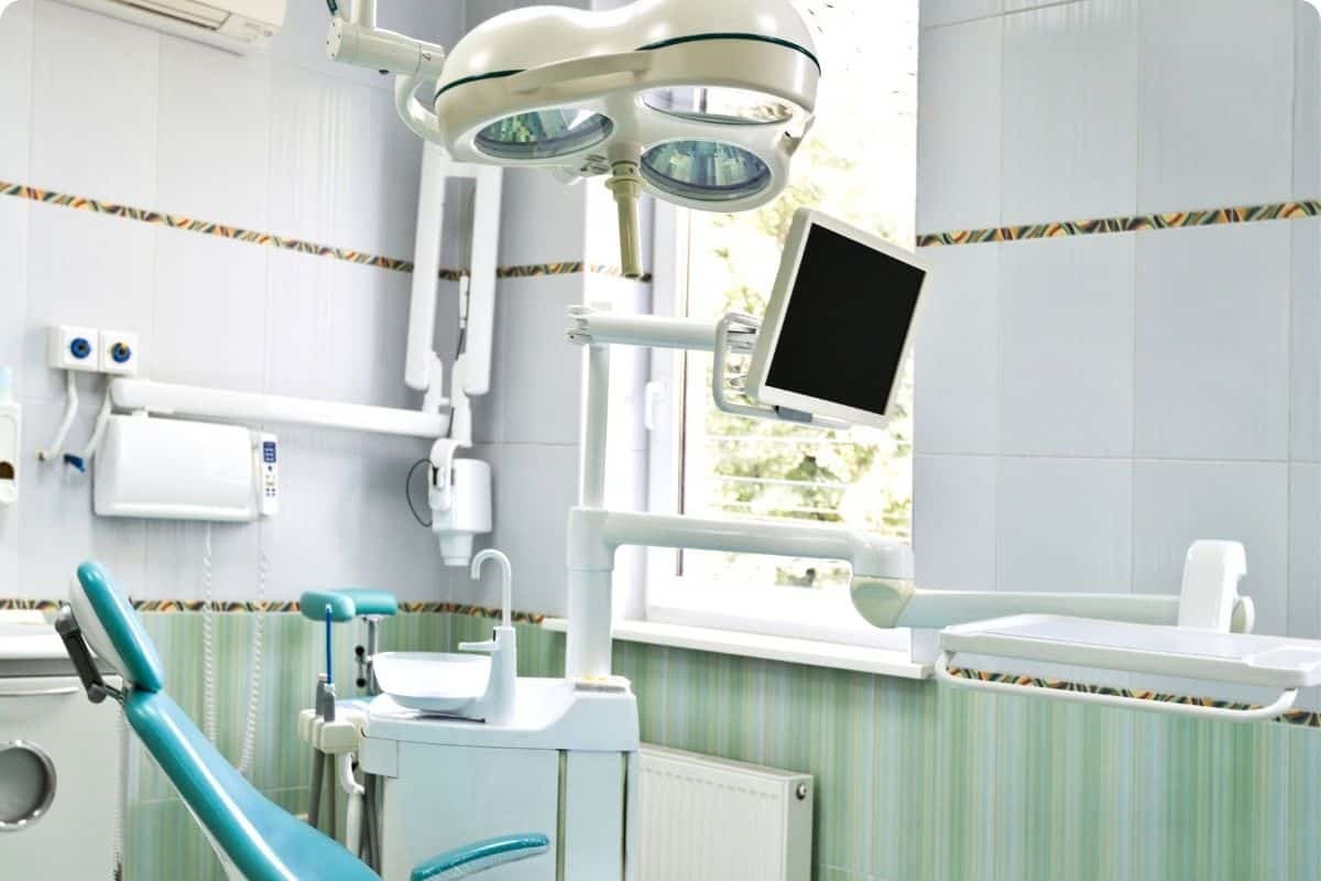 当你在工作日深夜突然牙痛发作时你才会发现邻里诊所的好